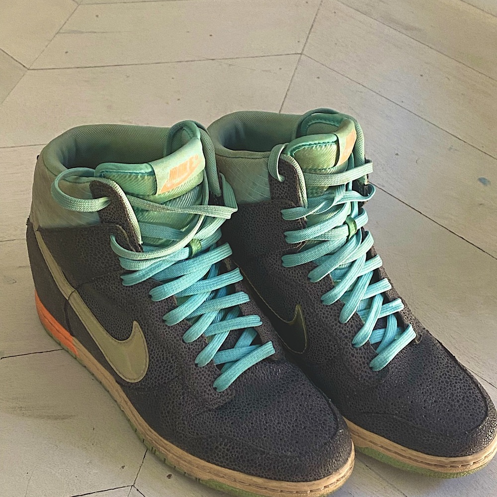 Nike shoes with wedge heels
